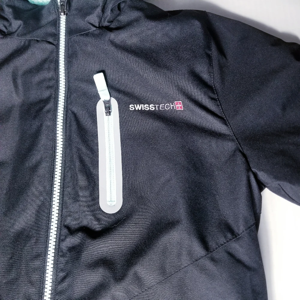 SWISS TECH GIRL'S BLACK AND LIGHT BLUE COAT SIZE 6/6X